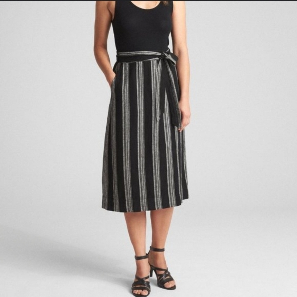 GAP Black and Gray Striped Midi Skirt